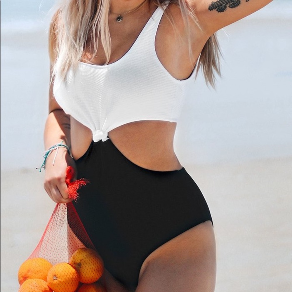 Cupshe BLACK AND WHITE KNOTTED ONE-PIECE SWIMSUIT